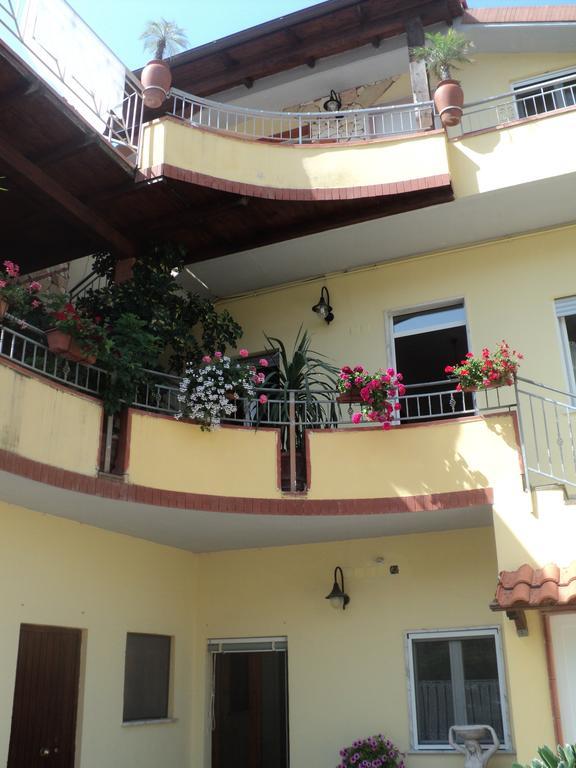 Casa Vacanza Alice & Mari Ascea Exterior foto